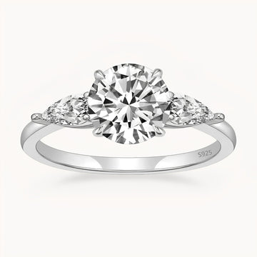 The Esmeralda Moissanite Ring - White Gold